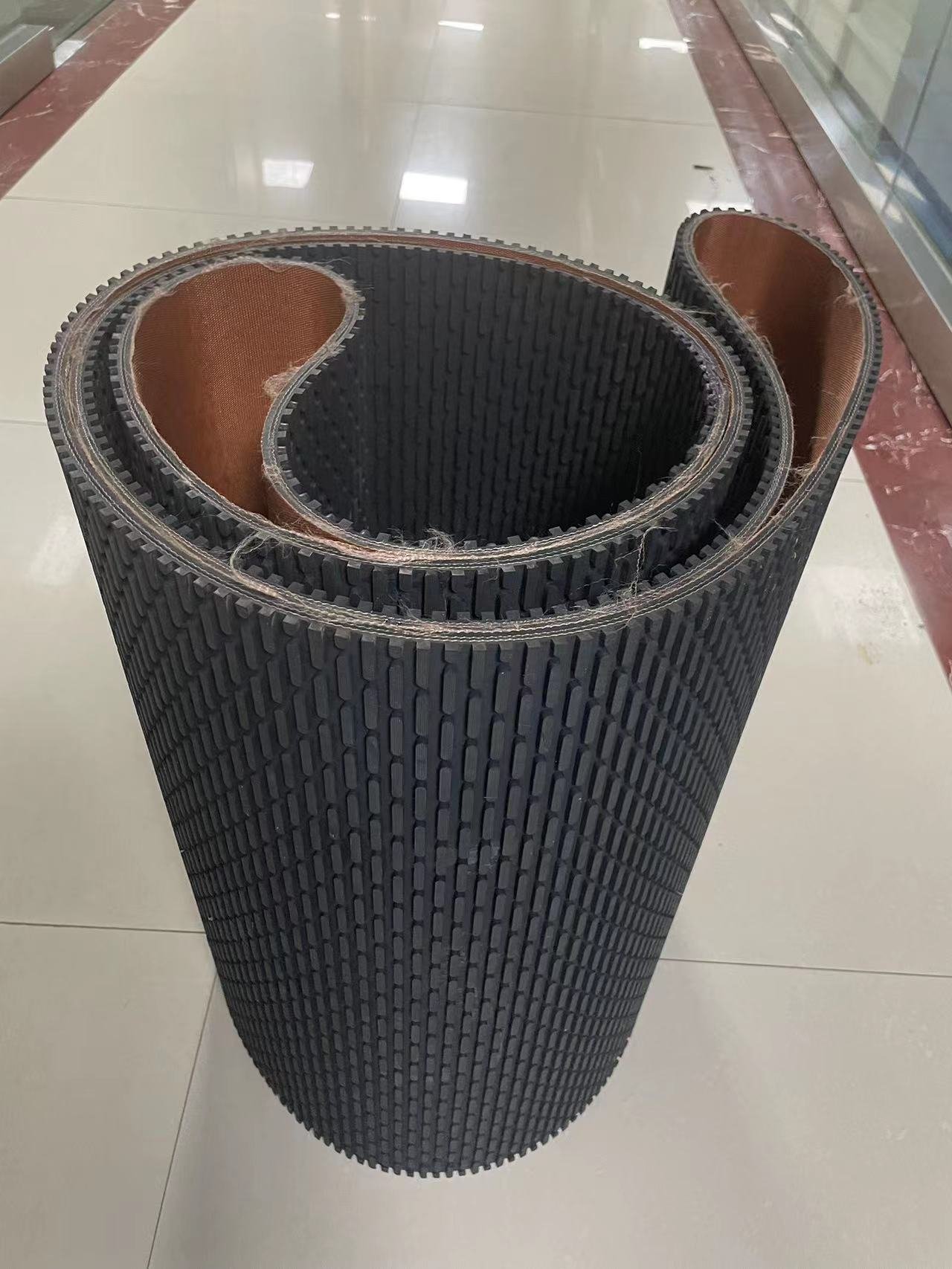 橡膠<a href='http://dsjvvrk.cn/shusongdai/' target='_blank'><u>輸送帶</u></a>